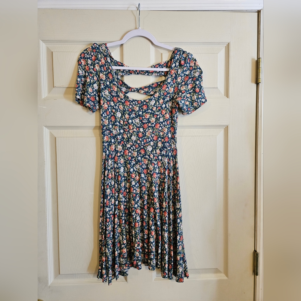 Sound & Matter Blue Floral Dress Size S, very comfortable